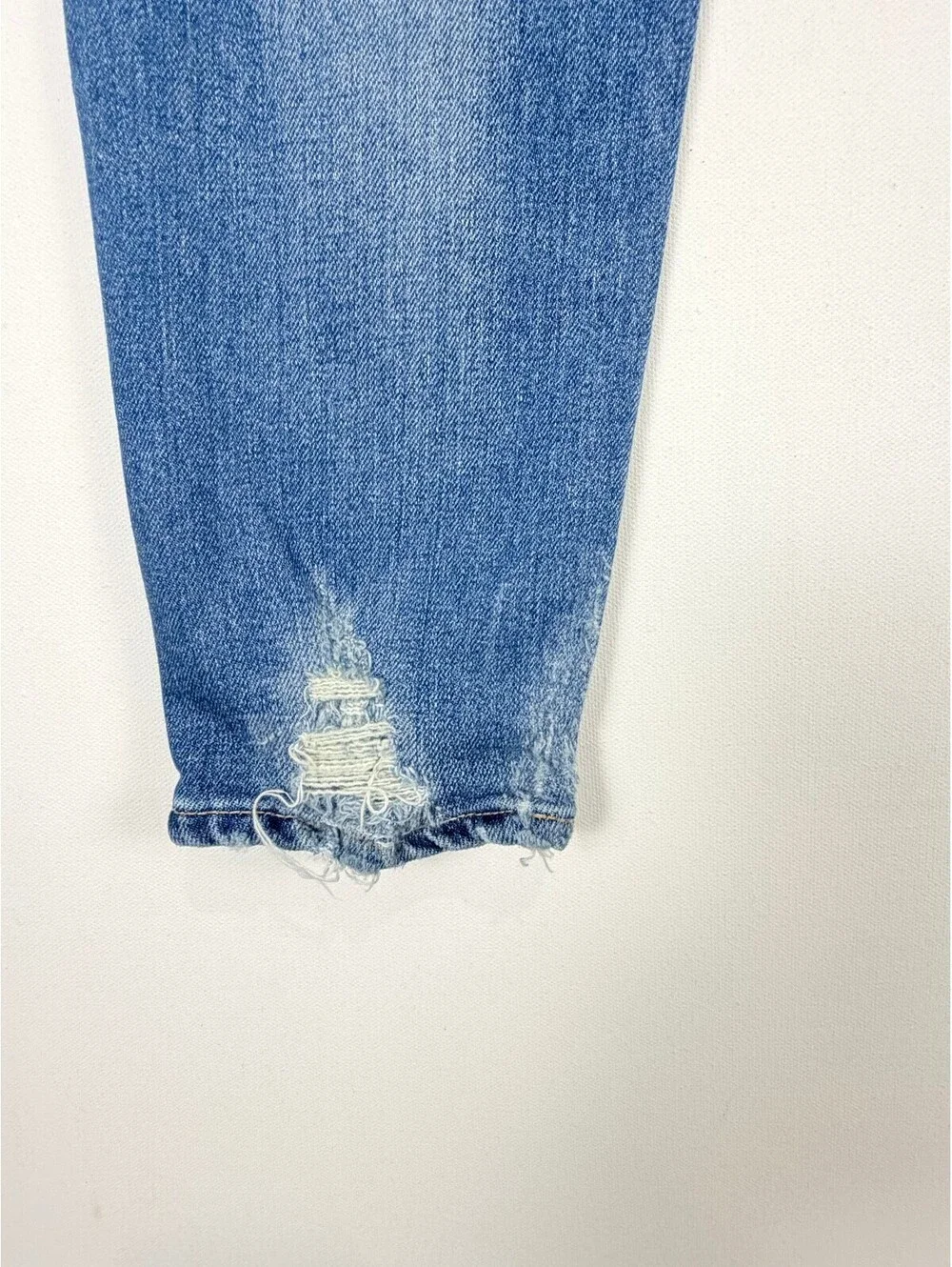 MOUSSY Nylon Fit Straight Slim Jeans 0108AC12-1580 Light Wash Denim Size 26